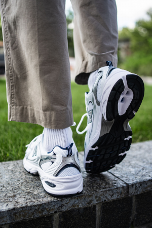 Кросівки New Balance 530 MR530SG 40.5 (7.5 US) біло-сині (194182854855) | Фото 7