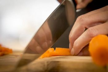 Набір ножів TEFAL Ice Force, 5пр., з дерев'яною колодкою (K232S574) Купить набор кухонных ножей Набір ножів TEFAL Ice Force, 5пр., з дерев'яною колодкою (K232S574) | Фото 6