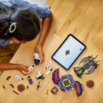 Конструктор LEGO Disney Сукні Малефісенти та Лютелли де Віль (43262) Купить конструктор Конструктор LEGO Disney Сукні Малефісенти та Лютелли де Віль (43262) | Фото 7