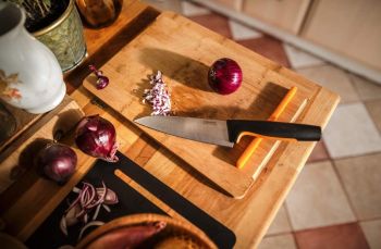 FISKARS Нож для шеф-повара средний FF 16 см (1057535) | Фото 4