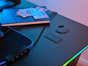 Купить компьютерный и офисный стол Ігровий стіл TRUST GXT 709W Luminus RGB Black (25184_TRUST) | Фото 8