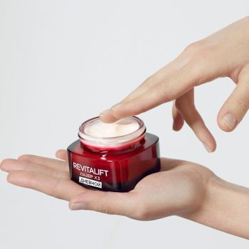 Крем-догляд денний L'Oreal Paris Revitalift Laser Х3 Регенеруючий із SPF-25 50мл (3600523448746) | Фото 2