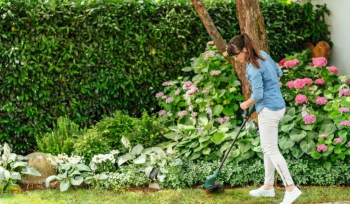 Тример садовий акумуляторний Bosch UniversalGrassCut 18V-26 (без АКБ та ЗП), (0.600.8C1.D04) Купить триммер и газонокосилка Тример садовий акумуляторний Bosch UniversalGrassCut 18V-26 (без АКБ та ЗП), (0.600.8C1.D04) | Фото 3