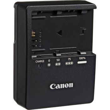 Зарядний пристрій CANON LC-E6 для акумулятора LP-E6 (3349B001) Зарядний пристрій CANON LC-E6 для акумулятора LP-E6 (3349B001) | Фото 1