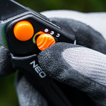 Купить секатор и сучкорез Секатор площинний Neo Tools, d леза 15мм, 185мм, 164г (15-200) | Фото 6