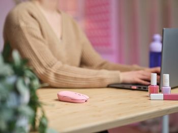 Миша TRUST Puck Rechargeable Ultra-Thin BT WL Silent Pink (24125_TRUST) Миша TRUST Puck Rechargeable Ultra-Thin BT WL Silent Pink (24125_TRUST) | Фото 2