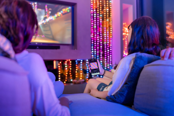 Smart LED Гірлянда Twinkly Strings USB 100 Pearl-shaped RGB LEDs, Clear Wire, USB-C (TWKP100RGB-T) | Фото 2