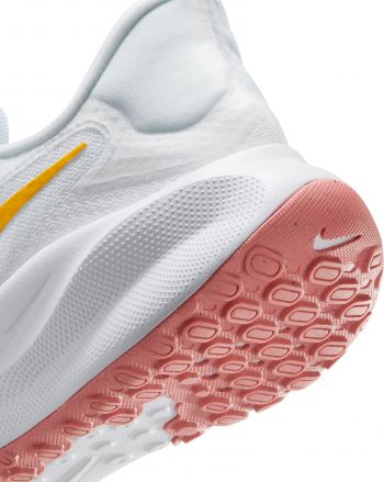 Кросівки жіночі Nike W Revolution 7 Easyon FN7999-100 36.5 (6 US) білі | Фото 2