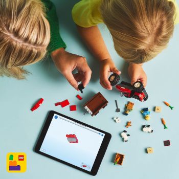 Купить конструктор Конструктор LEGO City Червоний фермерський трактор із причепом і вівцями (60461) | Фото 9